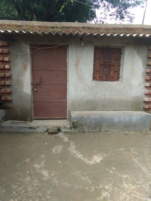 UDESH GOP, EDCHERO, BAARSA ka goat shed  me material payment due