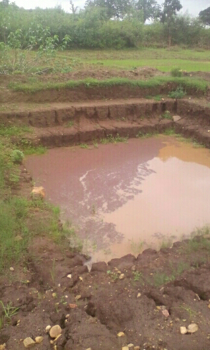 ग्राम बाघिनबनडा में लखन गंझू के जमीन में डोभा निर्माण 30x30x10 (3401014018/IF/7080901222971)