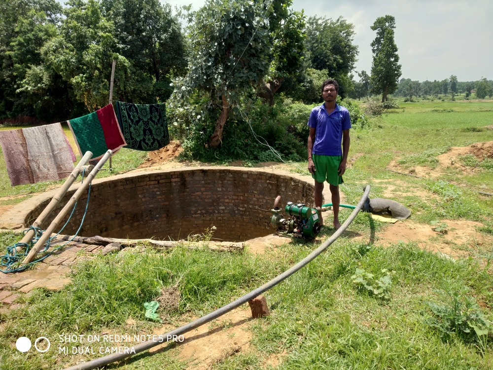 जागेश्वर ताना भगत पिता सोमा ताना भगत को पंप सेट
